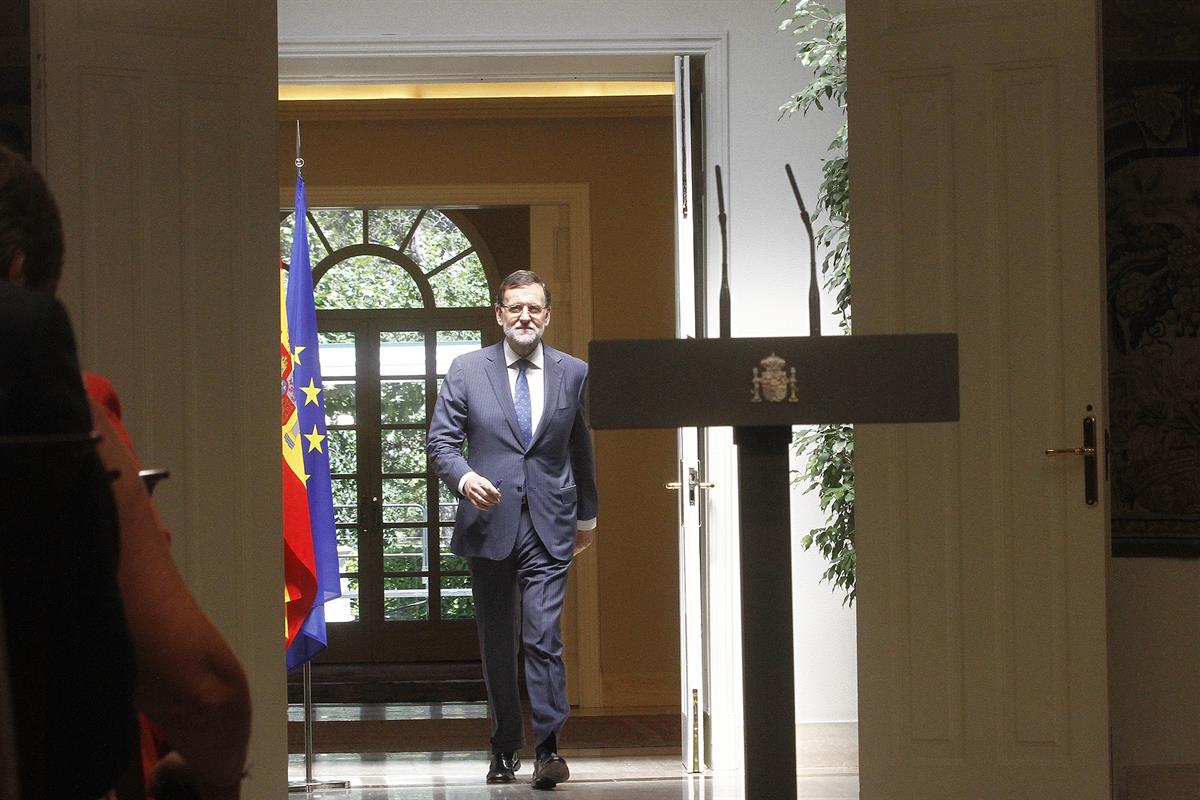 1/08/2014. Comparecencia del Presidente tras el Consejo de Ministros. El presidente del Gobierno, Mariano Rajoy, se dirige al atril para rea...